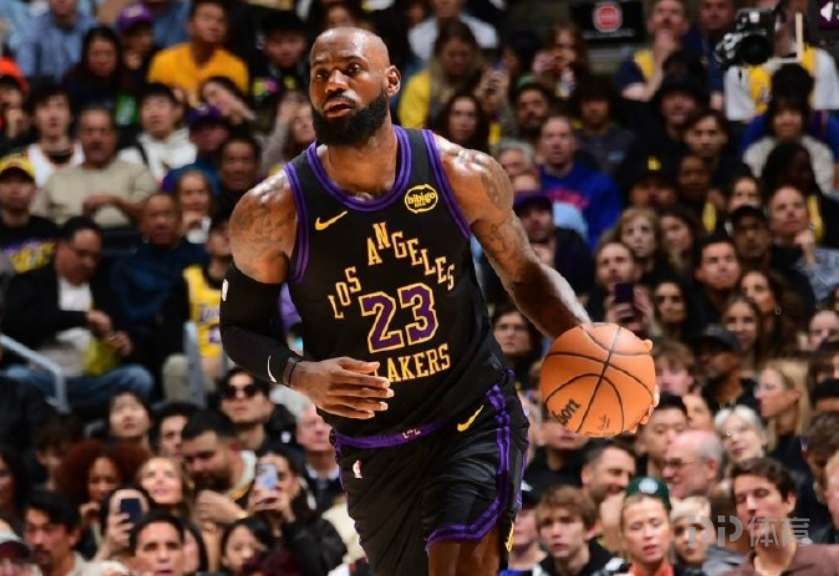  末节崩盘！湖人不敌活塞 詹姆斯生日夜17分东契奇30分