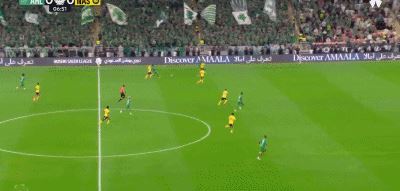  第7分钟，加莱诺横传，伊万-托尼门前轻松推射破门，吉达国民1-0领先